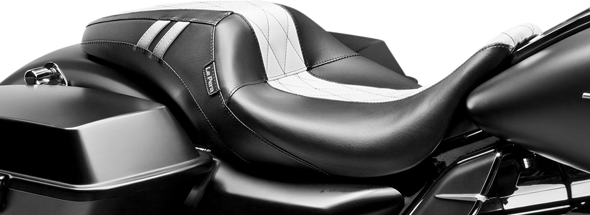 LE PERA Outcast GT Seat - Full-Length - w/o Backrest - Black Double Diamond w/White Inlay - FL '08-'23 LK-987GT1